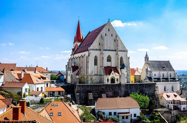 Nabíjení elektroauta Znojmo: Přehled dostupných stanic