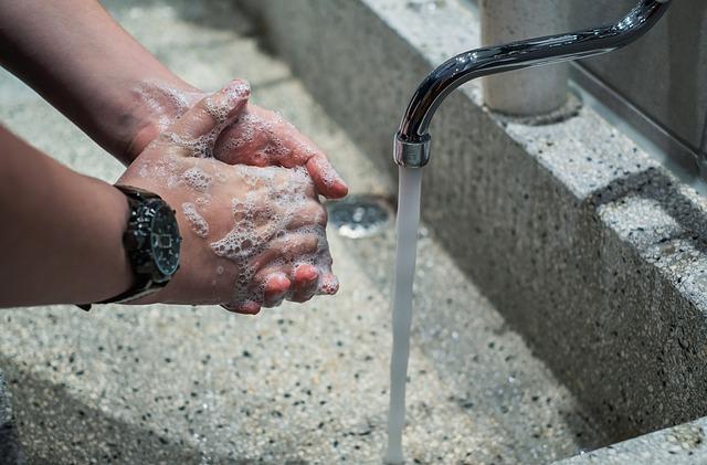 Praní na nízký tarif: Kolik můžete ušetřit na účtech?