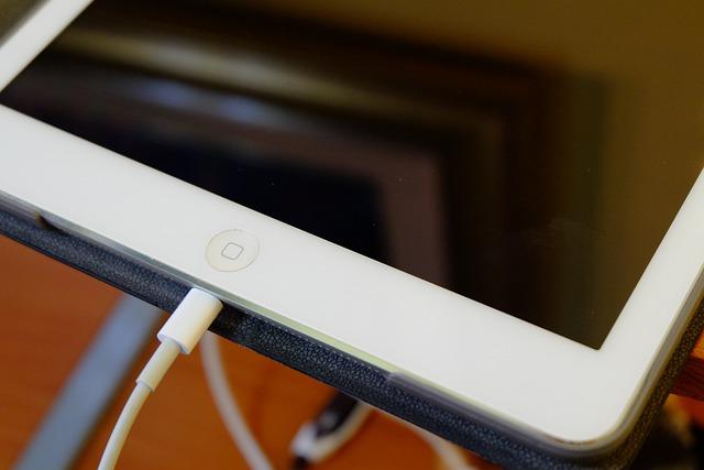 Nabíjení elektromobilu z FVE: Solární energie jako palivo